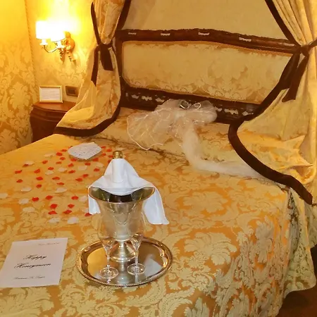 Alojamento de Acomodação e Pequeno-almoço Residenza La Loggia 4*