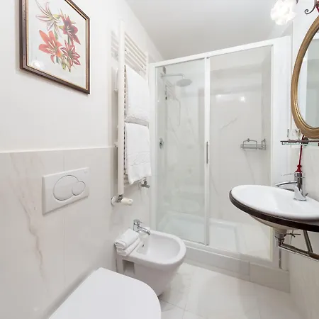 Residenza La Loggia Alojamento de Acomodação e Pequeno-almoço 4*