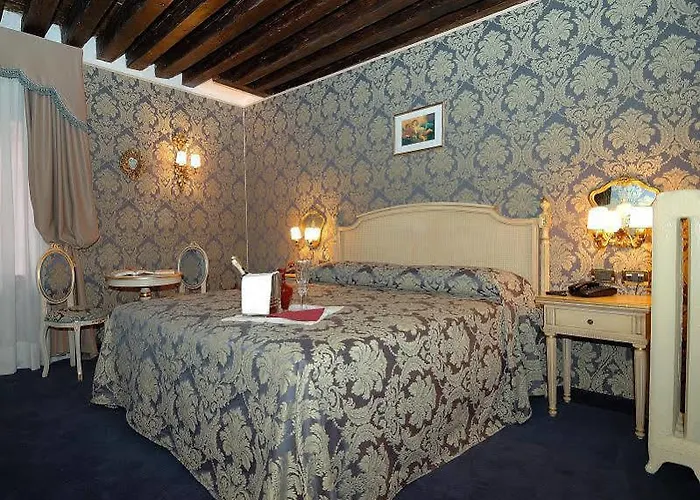 ريزيدينسا لا لوجيا 4*